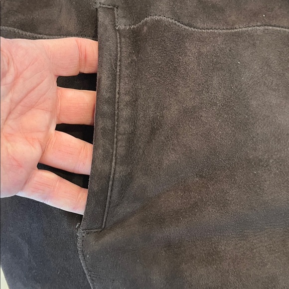 Women's Danier Chocolate Brown Shearing full length below the knee button frCoat - Picture 8 of 12